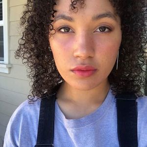 Meet your Posher, Chloe